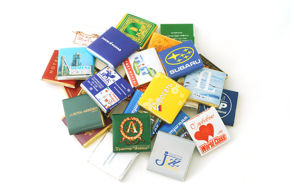 Шоколад в фирменной упаковке